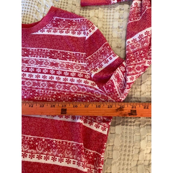Tunic Top Pajamas or Dress No Tag Size Medium to Large Red White Snowflake Soft - Picture 9 of 11
